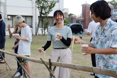 【岡山理科大学】学生たちが全長16mの「そうめん流し」で涼感演出！