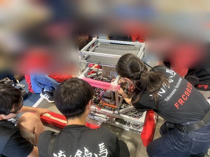 ロボット制作の様子