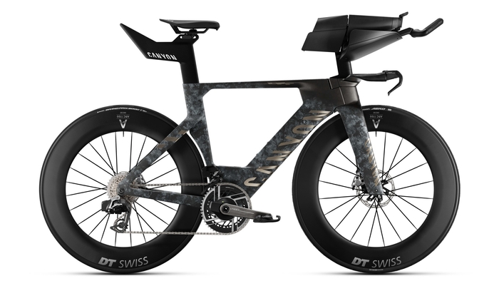 スピードマックス CFR AXS (スラムレッドAXS完成車)1,830,000円(税込) 平均重量8.48kg 特別カラー(アップチャージ85,000円):ヘニゼ