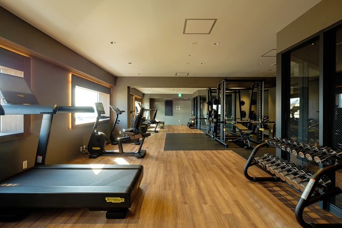 最先端の機器を取り揃えたフィットネスジム