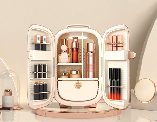 あれもこれも入る大容量♪特に大型ポケットは重宝しそう!