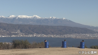 八ヶ岳連峰と諏訪湖を一望