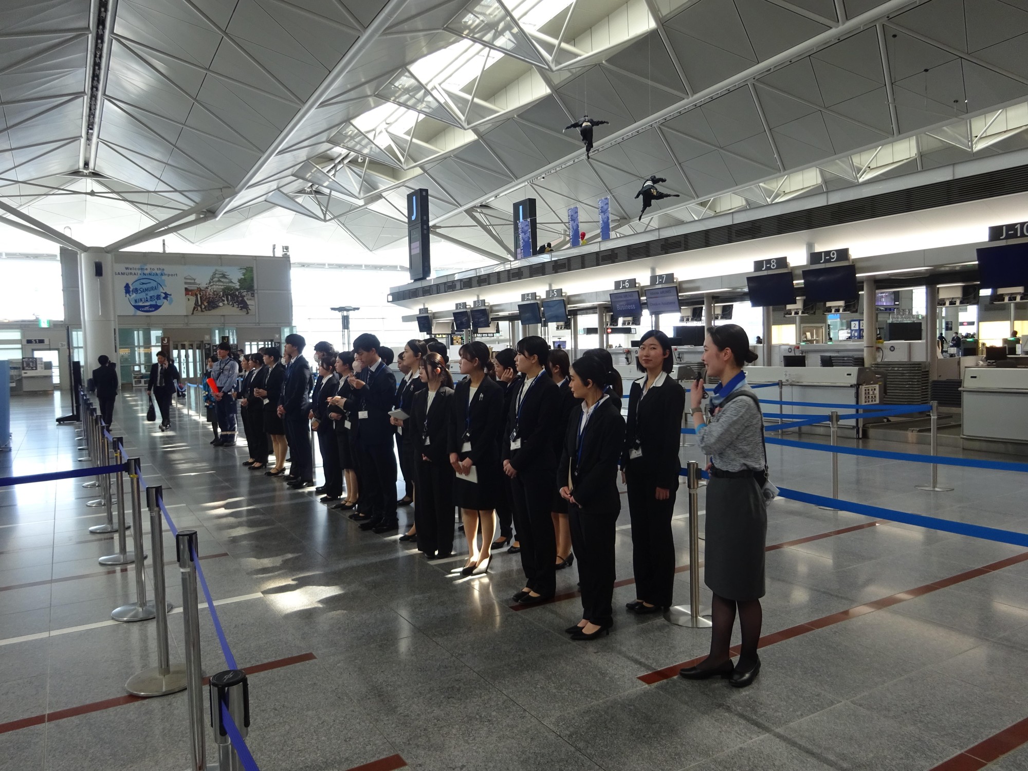 グランドスタッフの仕事風景を間近で見学