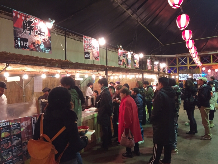 イルミネーション期間にだけオープン「屋台村みろく横丁」