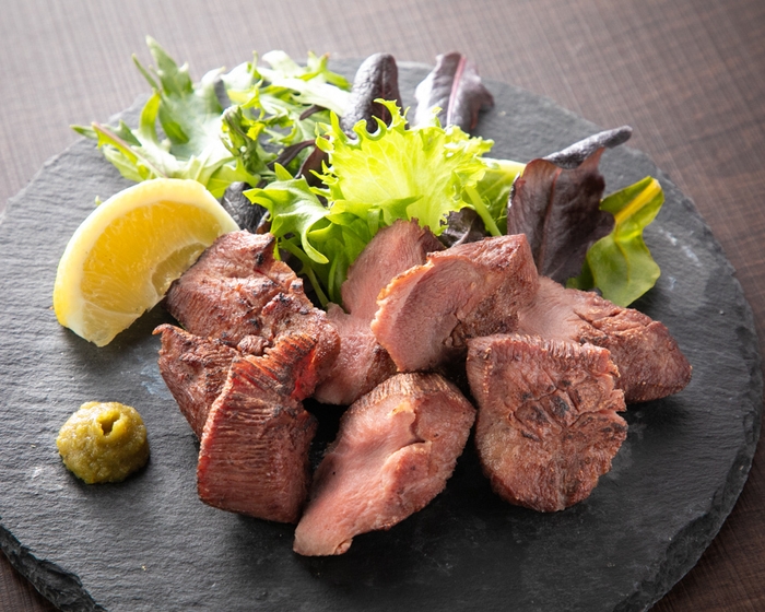 名物牛タンの炭火炙り