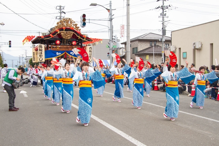 花輪祭の屋台行事(2017年の様子)