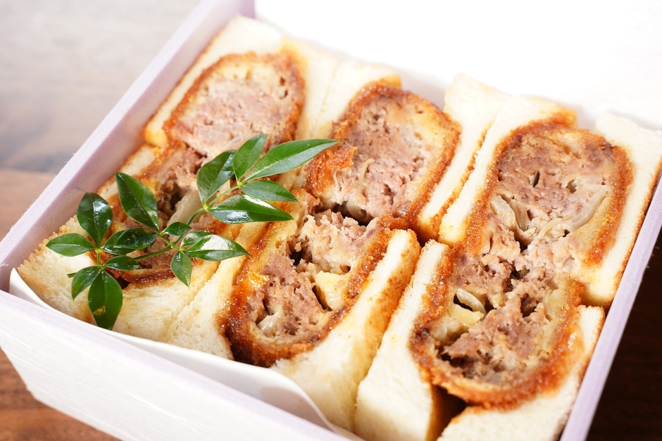 館山メンチカツサンド 1,500円(税込)