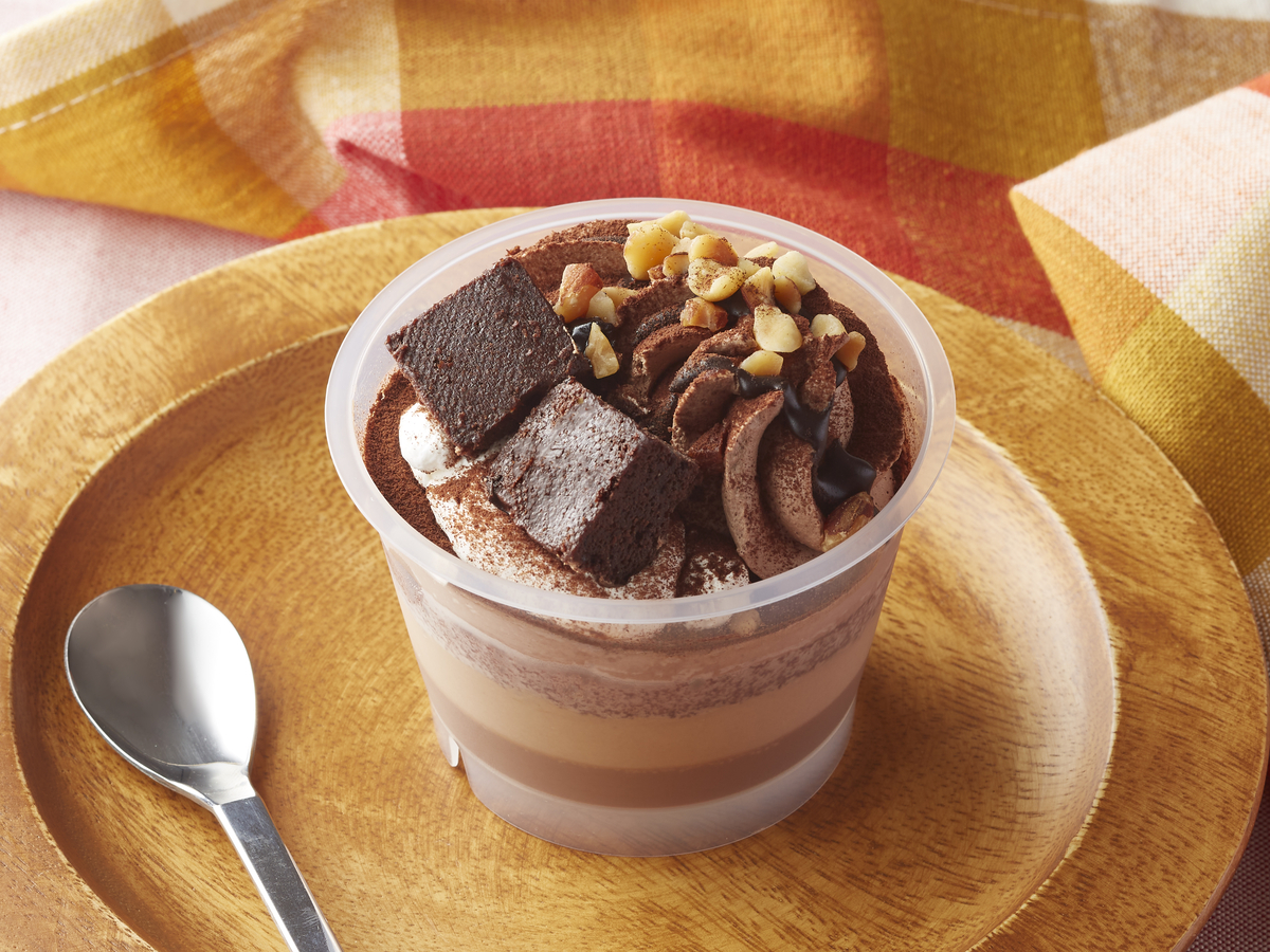 ミニストップがチョコ好きに捧げる秋冬スイーツ‼ 人気№１のﾘﾆｭｰｱﾙ‼「ベルギーチョコパフェ」 「無限くりーむロール　ベルギーチョコクリーム」 １０月３日（火）より　新発売！