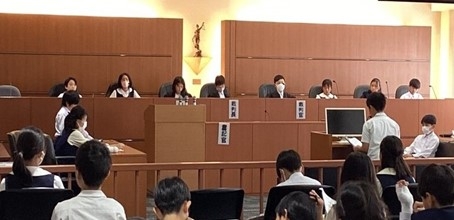 令和5年(2023年)10月に開催した「模擬裁判」の様子