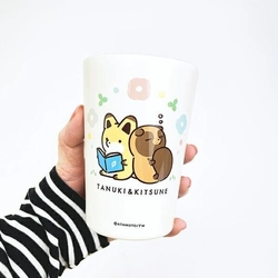 タヌキとキツネのほのぼの世界観が最高に癒される。機能性もばっちりなボトルとタンブラーです。