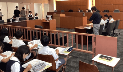 令和7年(2025年)10月に開催した「模擬裁判」の様子