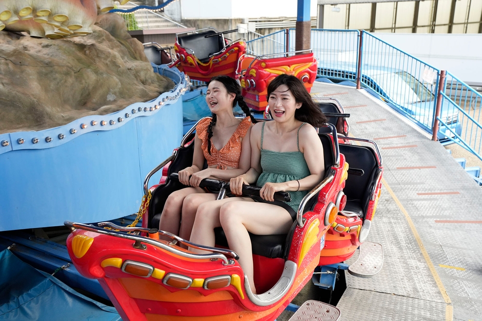 水着でのアトラクション乗車イメージ