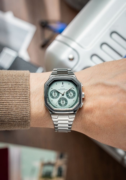 Light & Dark Blue:奥行きと立体感