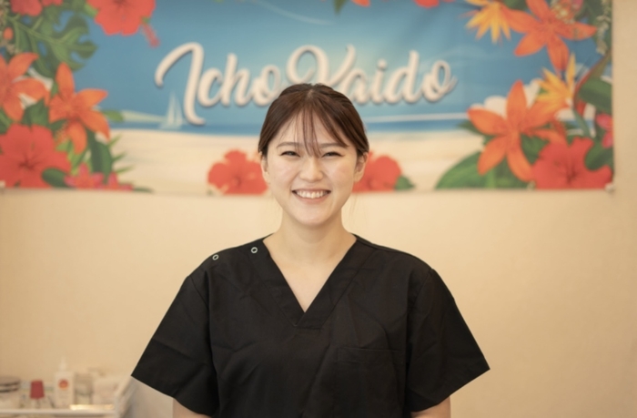 女性施術者