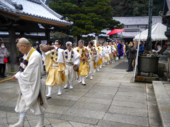 吉野の大峰山より山伏様を招きます