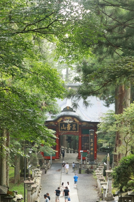 三峯神社　随身門