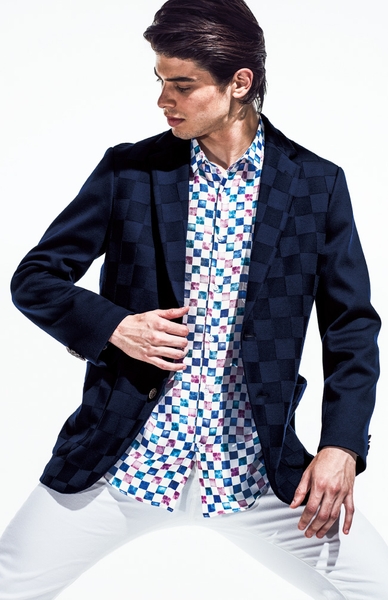 [アルチザン・メン]　ジャケット 105,600円、シャツ 42,900円（全て税込）