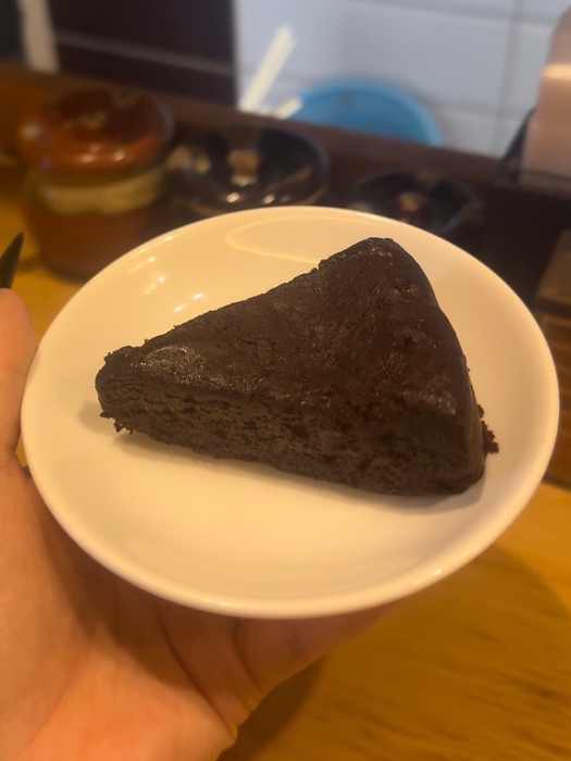 コラボスイーツ第1弾はガトーショコラ