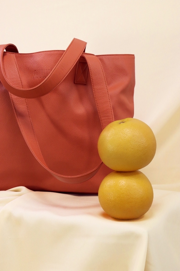 nuuwaiアップルレザーバッグ　JUNI　28,380円(税込)