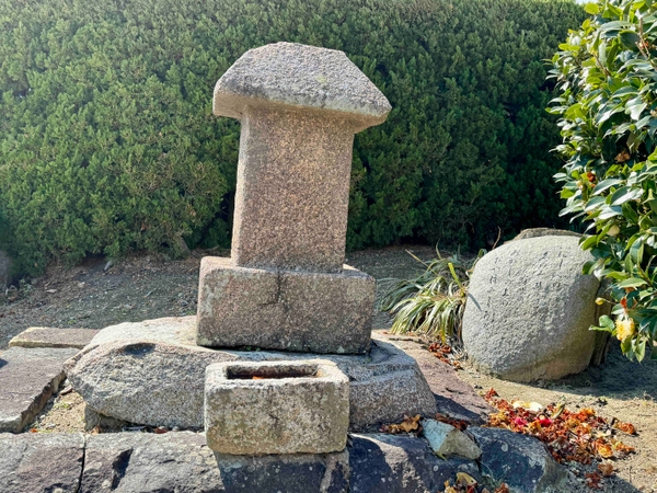 法寫山 善楽寺（明石市大観町）にある「明石入道の碑」