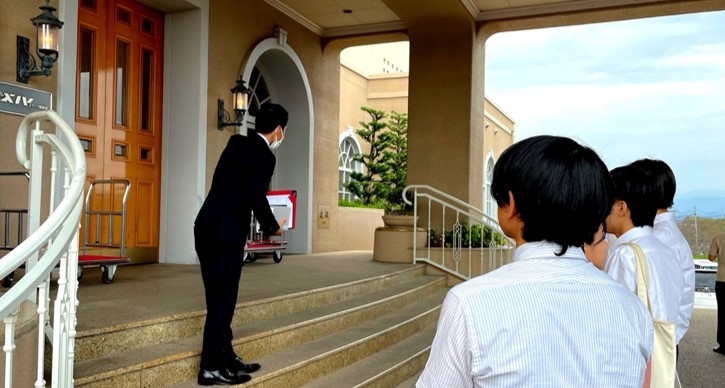 令和5年（2023年）9月に行われたリゾートトラスト「エクシブ琵琶湖」での事前研修の様子