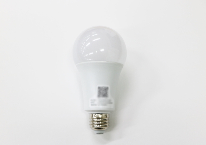 (参考画像)IoT電球イメージ_別アングル