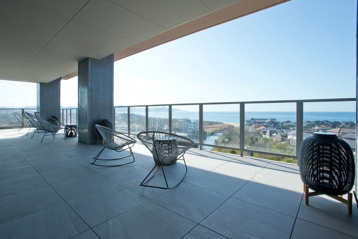 爽やかなが風吹き抜けるテラス