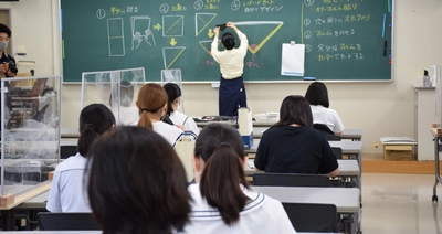 飯塚市立小中一貫校穂波東校中学部にて出張講義を実施　専門知識に触れ、自己の将来について考える機会に