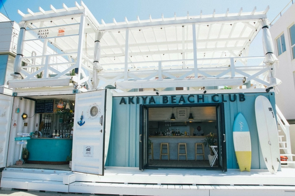 どこよりも早く海開き！神奈川県横須賀のビーチハウス 「AKIYA BEACH CLUB」が6月26日(土)より毎日営業　 ～海、焚き火、BBQ、音楽。アキヤビーチでチルな時間を～