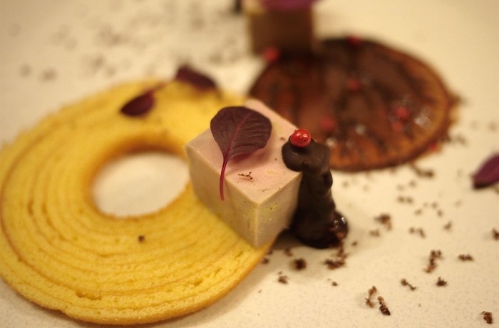 フォワグラのテリーヌとバームクーヘン チョコソース