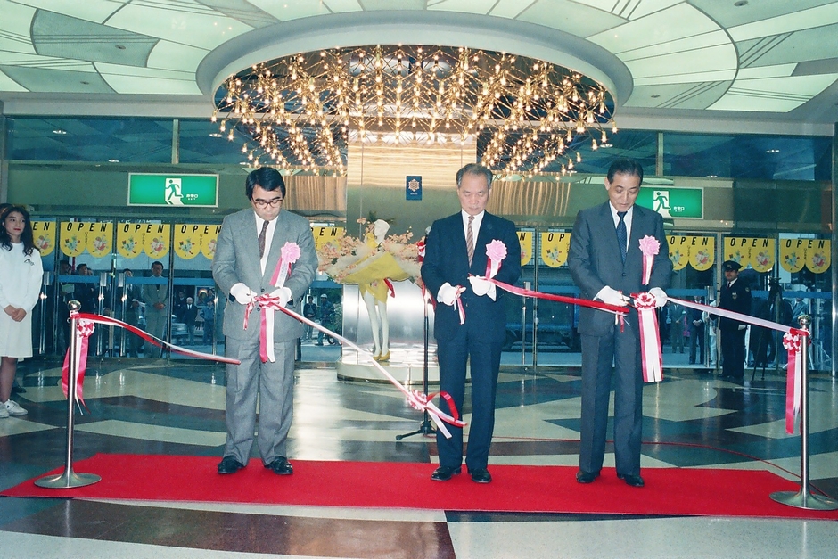 2代目「相鉄ムービル」オープニングセレモニーの様子