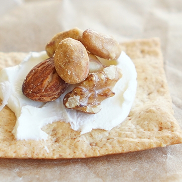 アレンジ:ナッツとカナッペに