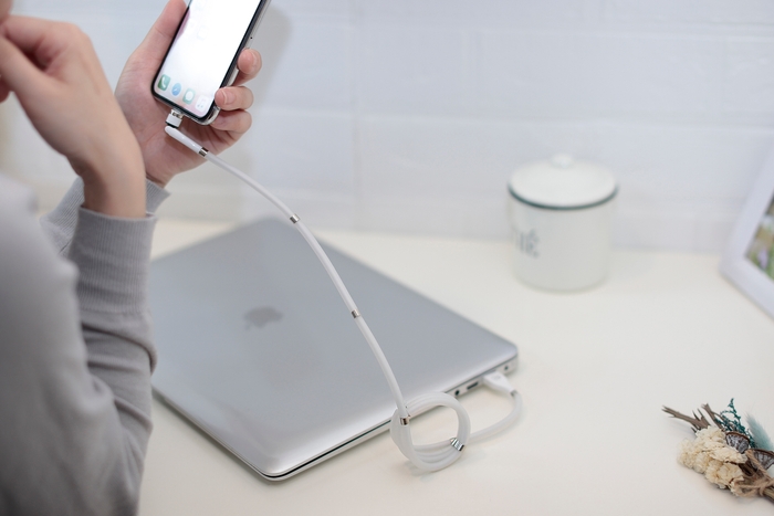 操作しながらでも邪魔にならない