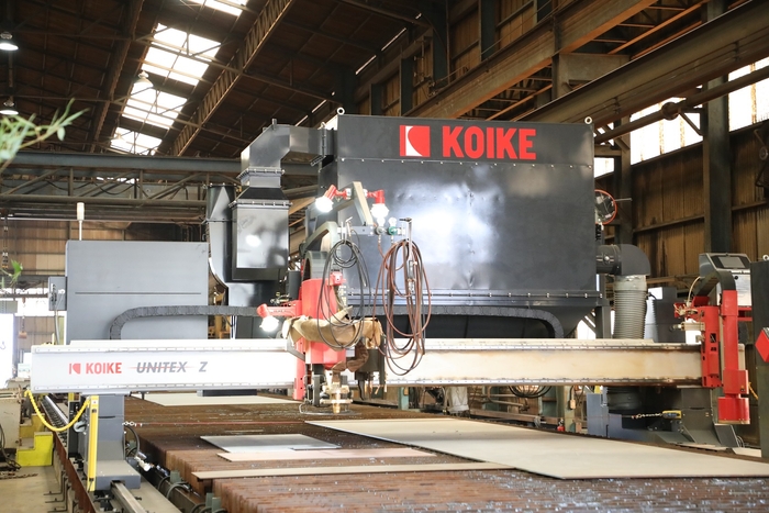 新たに導入したNC切断機は小池酸素工業の最上位機種