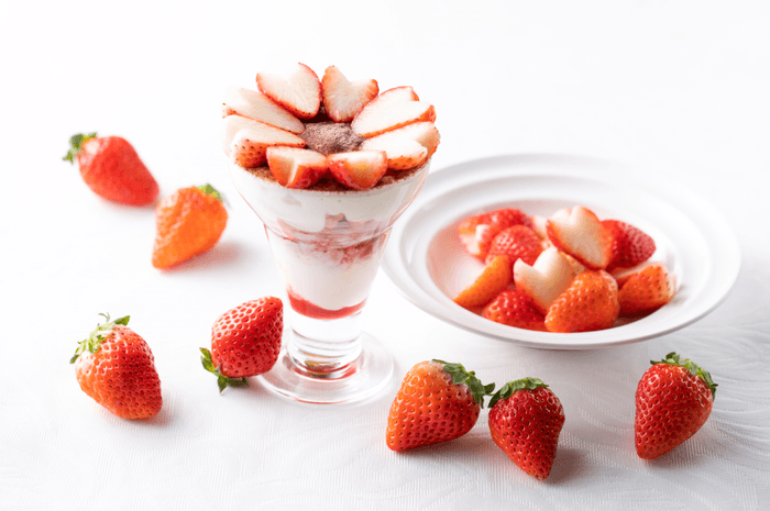 のじまスコーラ “淡路島いちご”乗せ放題パフェ