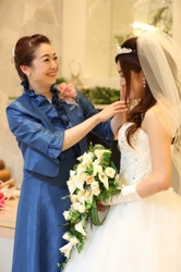 これからの結婚式は“お母さんもドレス”の時代に！ ～服装に悩みがちな新郎・新婦のお母さんを応援する Mama’s Dressが、新規プロモーションをスタート～