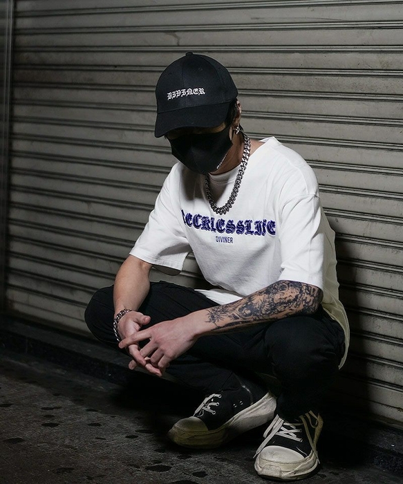 【Black Letter】TEE（オフホワイト）