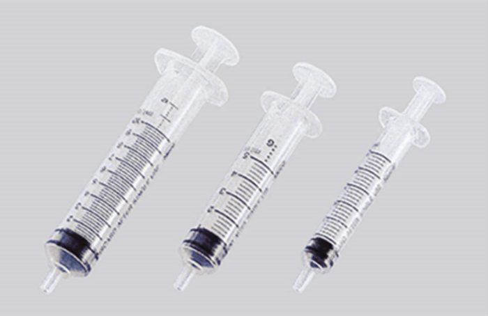 投入物(注射器)