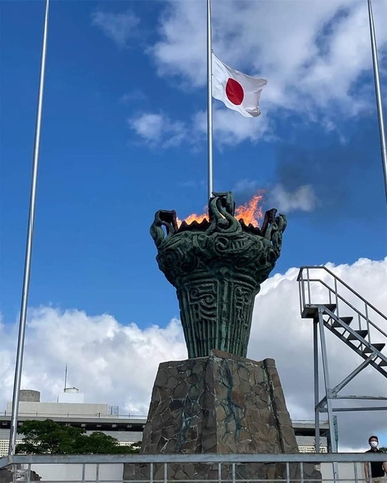 火焔型土器は新潟陸上競技場聖火台