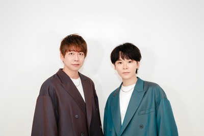 HANDSIGN　左：SHINGO　右：TATSU