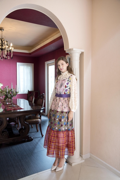 フラワーエンブロイダリーパッチワークワンピース 154,000円(税込)