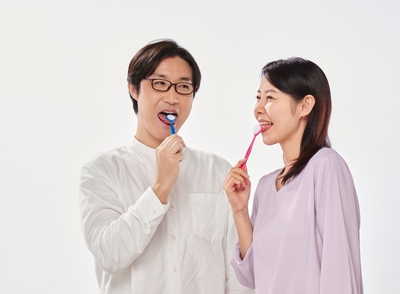 舌ブラシを使った「舌汚れ」対策