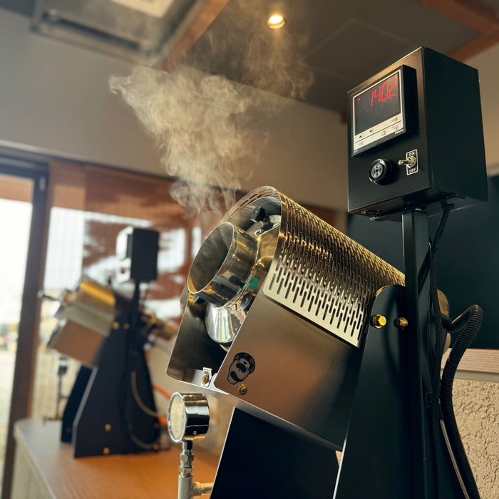 焙煎機2台 焙煎中