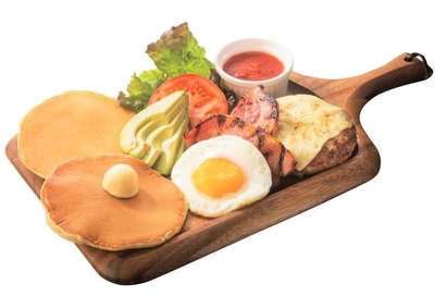 <デンバープレミアム>ベジ&バーグパンケーキプレート