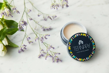 発売から半年で100,000本*1 突破！ カラーチェンジファンデでお馴染み「TERNARY」より “映え肌”叶える仕上げ用パウダー新発売