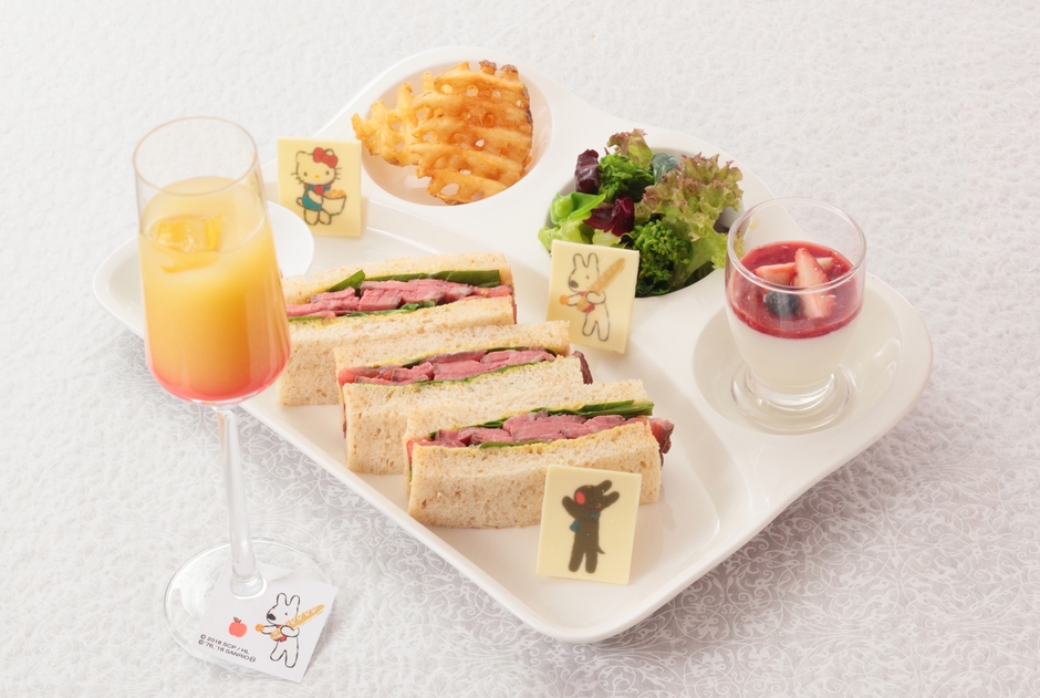 ピクニックセット　アペリティフ付き　ローストビーフとルッコラのサンドイッチ