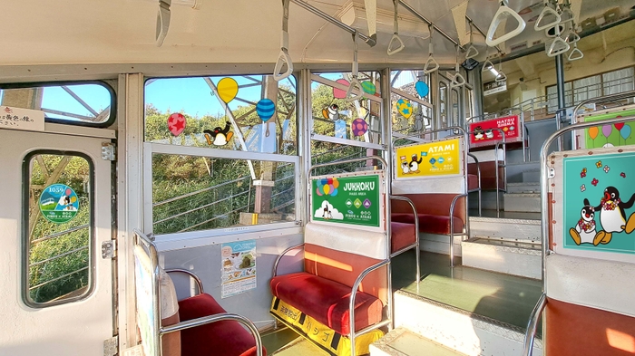 十国峠パノラマケーブルカーピングー 内装イメージ