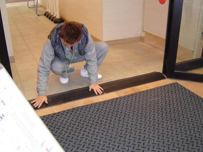 特注押し出し合成ゴム (施工中)