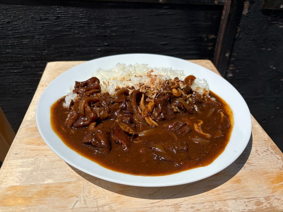 馬とろすじカレー