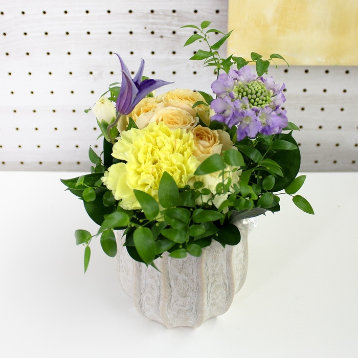 アレンジメントー優ー S 【サイズ】H23/φ14㎝ 5,500 円(税込)